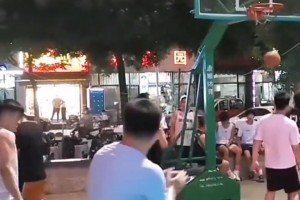 浙BA解说求生欲满满，绝不偏袒任何一方！😅