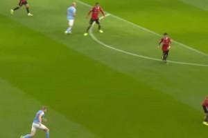 曼市德比布丁连线！德布劳内弧线球助攻哈兰德破门！