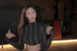 卓识秀小蛮腰热舞：谁说直女不穿阿迪👻