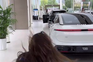 😍又来看主播打篮球了~