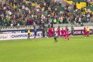 换个角度看看国安与河内球员场边冲突🤬