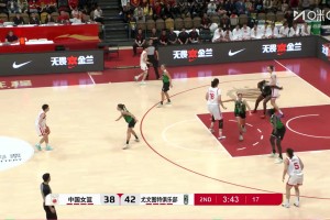 如入无人之境！杨舒予开场就闪电直杀内线上篮，为球队首开记录