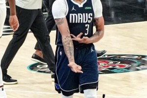 杨毅：浓眉进入75大有点牵强！要不是和詹姆斯一起拿个冠军！