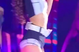 此前被孙兴慜无视的Lisa唱跳还是有点实力🫠这是真的会扭~