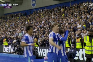 轻松写意！明特单刀骗过门将推空门得手，布莱顿1-0领先热刺