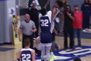 当年也是凭炸裂天赋爆火🔥杰伦-格林高中滑翔残暴隔扣大中锋！