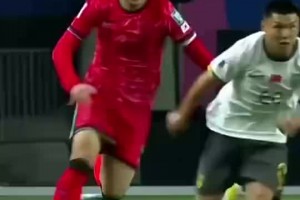 刚上场的方昊带球突进，踢了整场的孙兴慜瞬间提速回防抢断👀