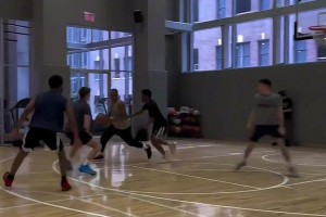 “笑不活了～故意叫错球星名字这也太欠揍了”😂