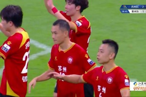 可以入选奶奶球系列😱！苏超徐州队小禁区内抢点居然打高了