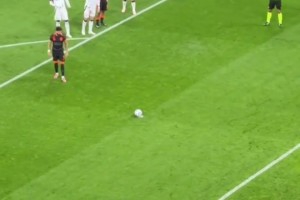 送给门将！最近的勺子点球都罚不进啊😂