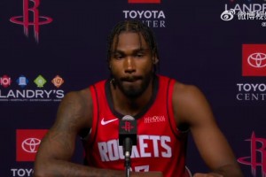 浓眉在独行侠参加的第一个媒体日！和欧文聊的很开心