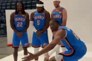 球霸实锤！哈登和科林斯在训练中已经开始培养默契了！