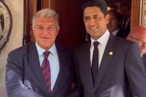 友好🤝巴黎主席纳赛尔与巴萨主席拉波尔塔赛前聚餐