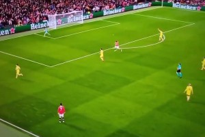 C罗没想到！曼联时期的卡瓦尼真是太拼了👍