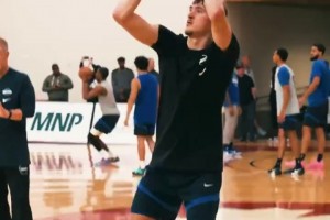 独行侠状元弗拉格投篮训练！这出手动作怎么说？