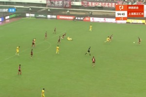 中甲赛场，陕西队外援打出贝克汉姆式吊射🔥