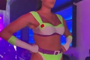 真会玩啊！坎贝奇这身“巴斯光年”的装扮什么水平？🙊