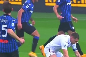 属于足球的胜利！名场面：贝洛蒂把球还给对手示意没犯规！