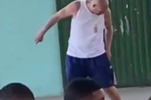 阿德里亚诺这日子是真的人间清醒呀~国王的快乐如此简单🤪