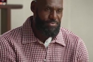 堂安律老婆真是我见犹怜😍这身婚纱真是谁看谁迷糊呀~