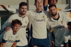 真爱葡萄牙！每当C罗效力于葡萄牙国家队时他是多么快乐~